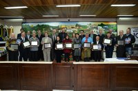 Câmara outorga títulos de cidadania